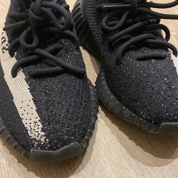 Adidas Yeezy Boost 350 V2 ‘Oreo’ sneakers, size 4.5 - Picture 8 of 10